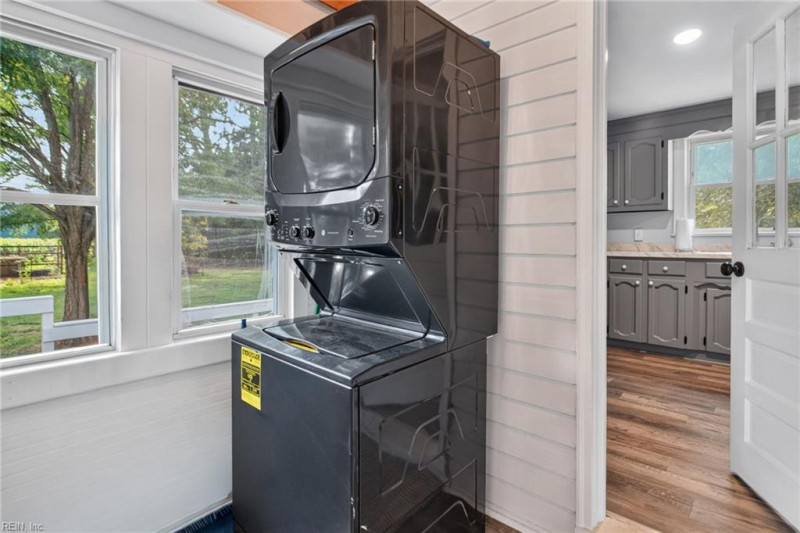 Photo 27 of 37 residential for sale in Chesapeake virginia