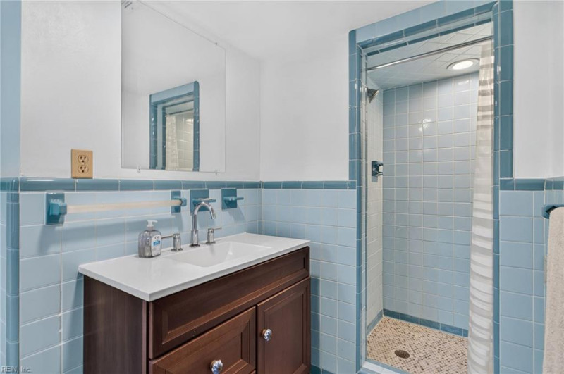 Photo 34 of 37 residential for sale in Chesapeake virginia