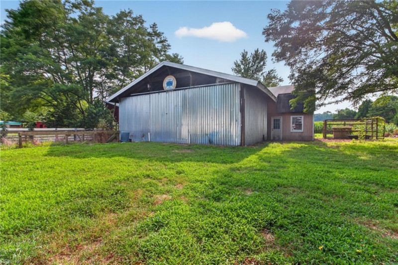 Photo 5 of 37 residential for sale in Chesapeake virginia