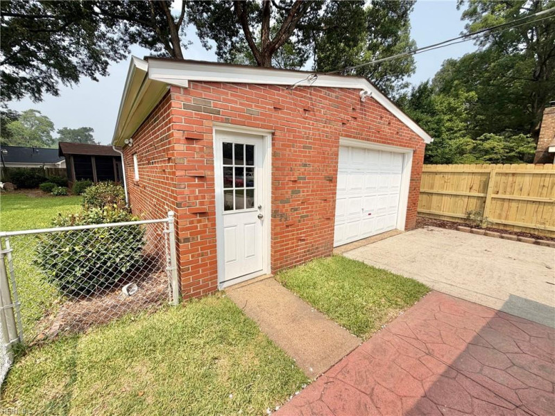 Photo 42 of 50 residential for sale in Chesapeake virginia Photo 42 of 50 residential for sale in Chesapeake virginia