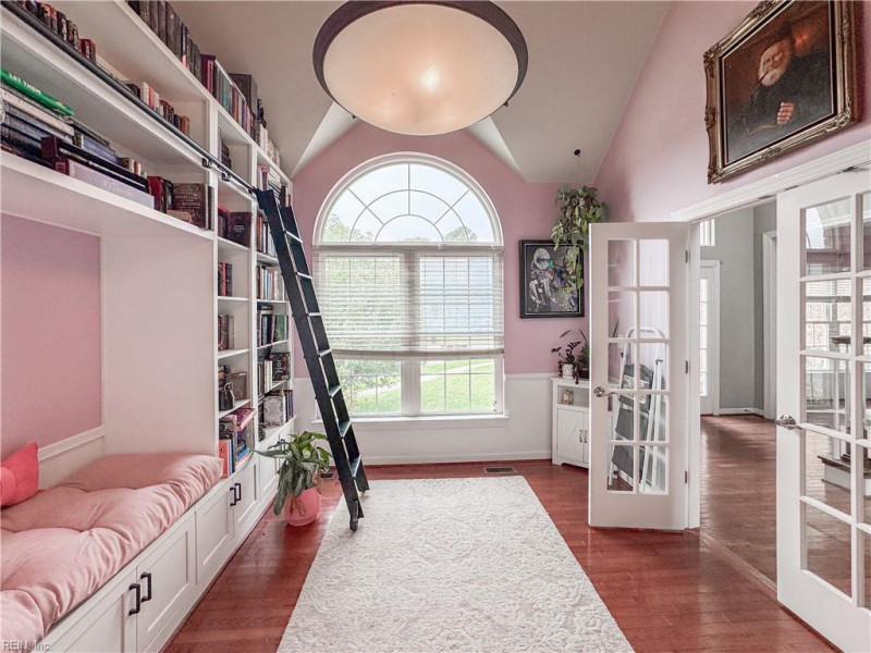 Photo 10 of 42 residential for sale in Chesapeake virginia
