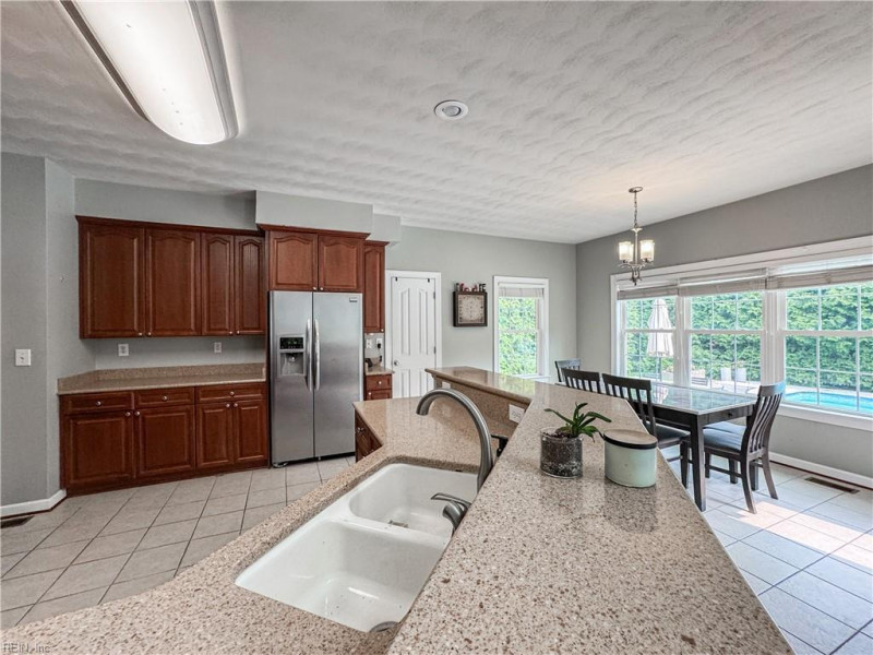 Photo 16 of 42 residential for sale in Chesapeake virginia