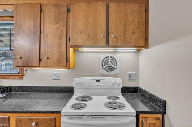 Photo 11 of 39 residential for sale in Norfolk virginia