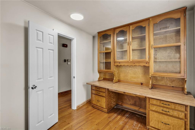 Photo 13 of 39 residential for sale in Norfolk virginia