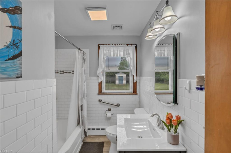 Photo 14 of 39 residential for sale in Norfolk virginia