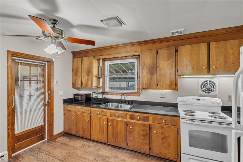 Photo 8 of 39 residential for sale in Norfolk virginia