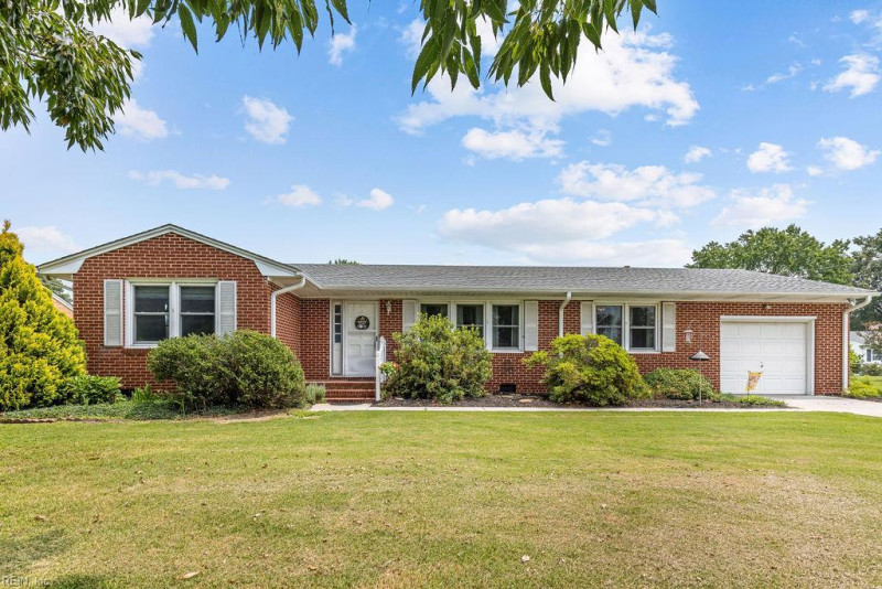 Photo 1 of 33 residential for sale in Franklin virginia