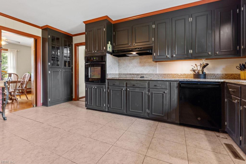 Photo 11 of 33 residential for sale in Franklin virginia