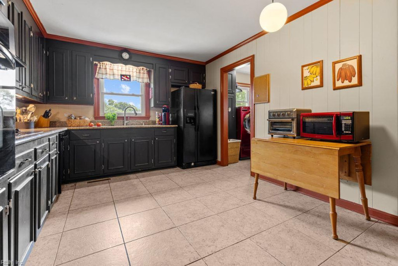 Photo 13 of 33 residential for sale in Franklin virginia