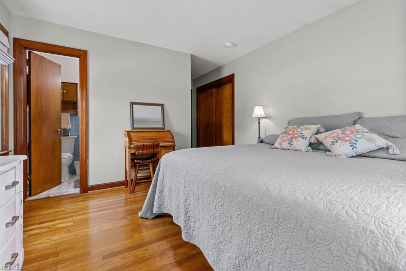Photo 19 of 33 residential for sale in Franklin virginia