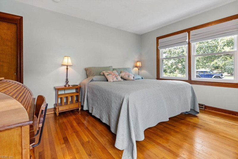 Photo 20 of 33 residential for sale in Franklin virginia