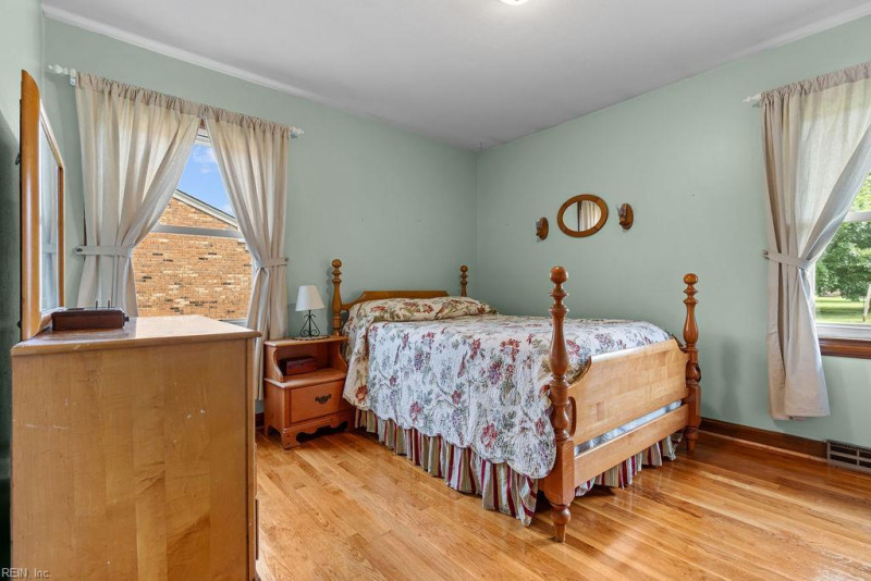 Photo 24 of 33 residential for sale in Franklin virginia