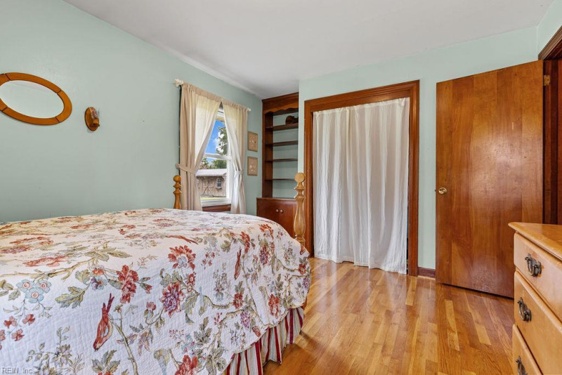 Photo 25 of 33 residential for sale in Franklin virginia