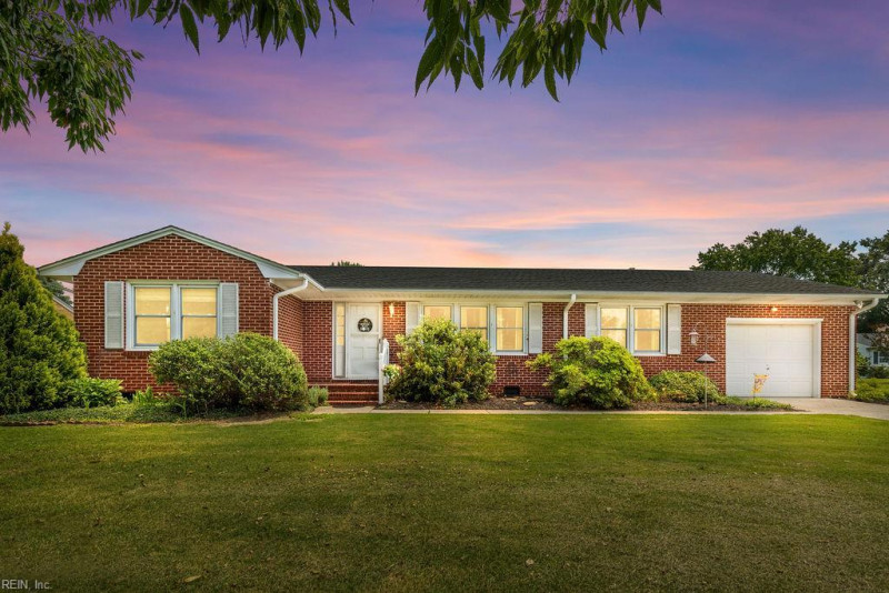 Photo 3 of 33 residential for sale in Franklin virginia