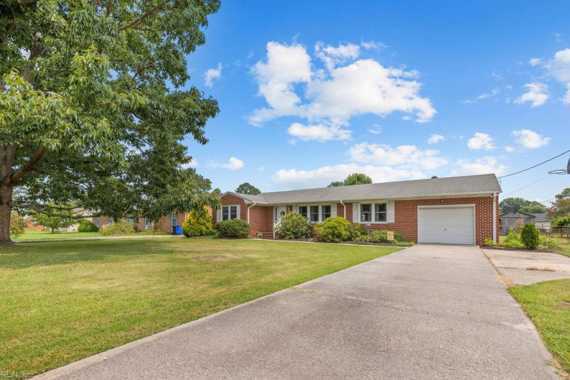 Photo 4 of 33 residential for sale in Franklin virginia