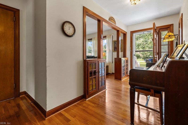 Photo 5 of 33 residential for sale in Franklin virginia