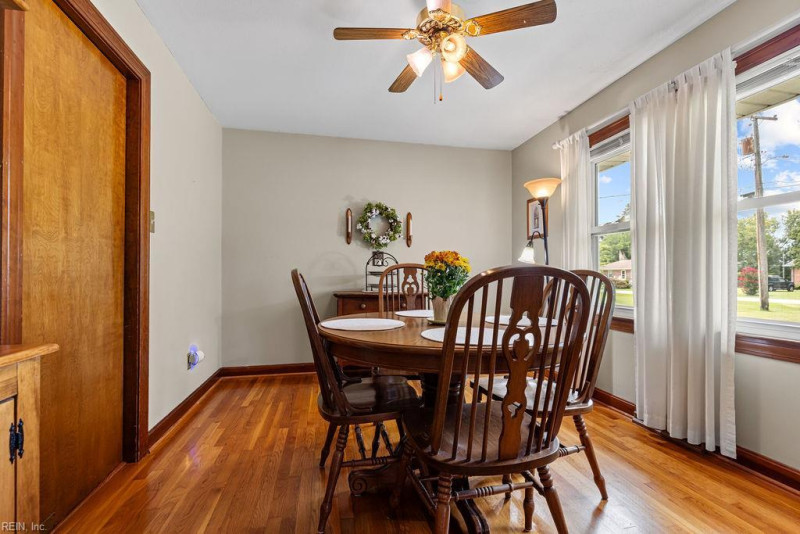 Photo 8 of 33 residential for sale in Franklin virginia