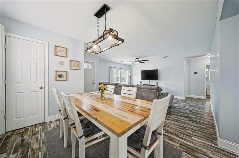 Photo 11 of 44 residential for sale in Virginia Beach virginia