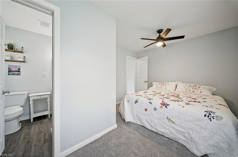 Photo 17 of 44 residential for sale in Virginia Beach virginia