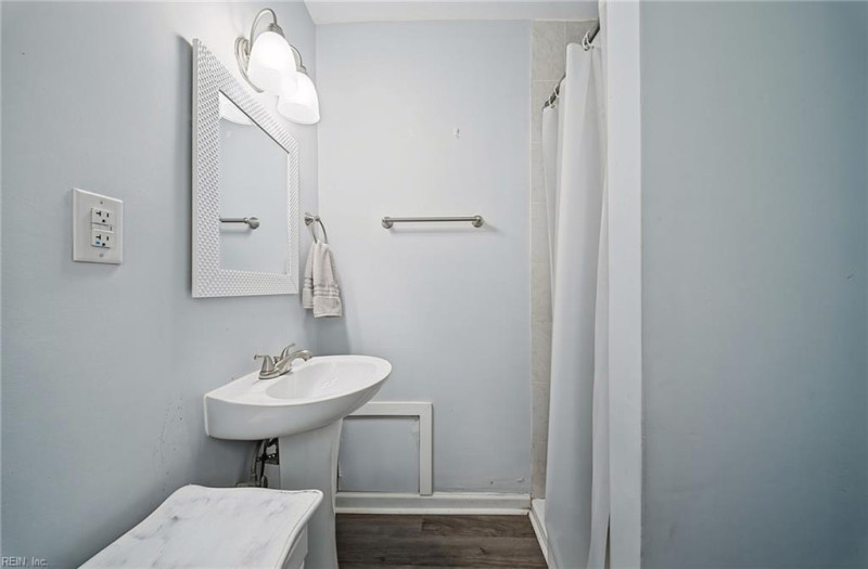 Photo 23 of 44 residential for sale in Virginia Beach virginia