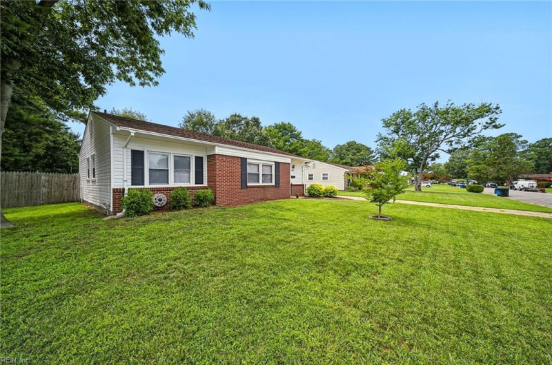 Photo 3 of 44 residential for sale in Virginia Beach virginia