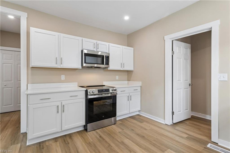 Photo 16 of 39 residential for sale in Newport News virginia