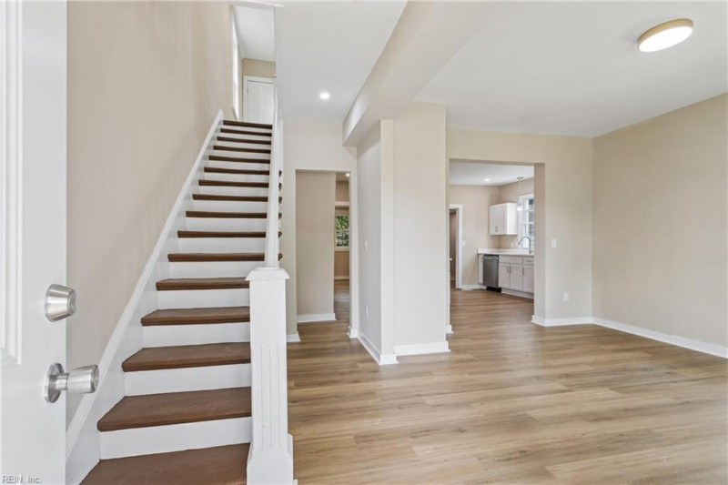 Photo 5 of 39 residential for sale in Newport News virginia