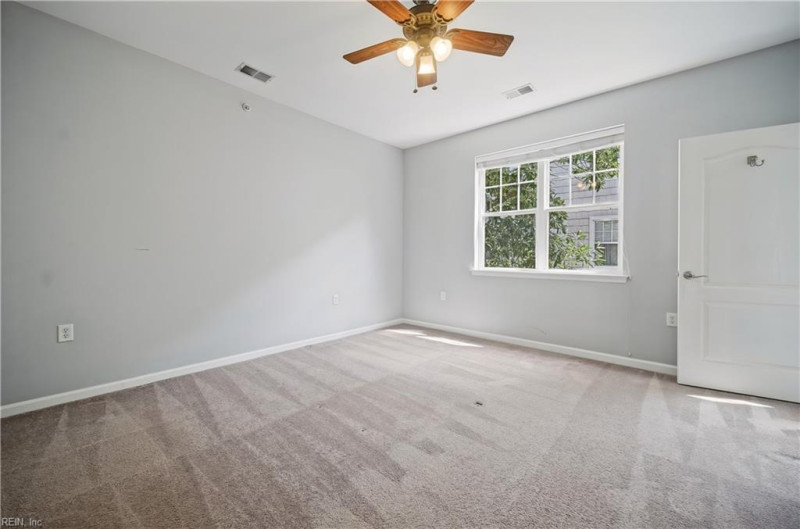 Photo 14 of 43 residential for sale in Virginia Beach virginia