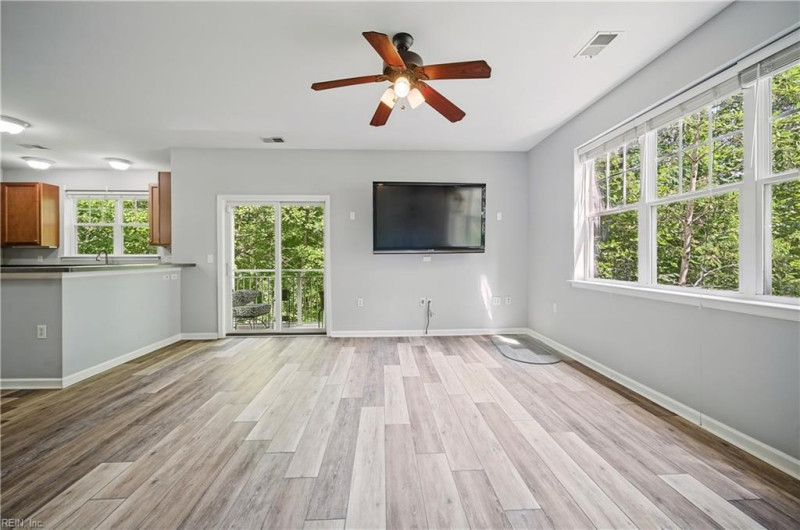 Photo 4 of 43 residential for sale in Virginia Beach virginia