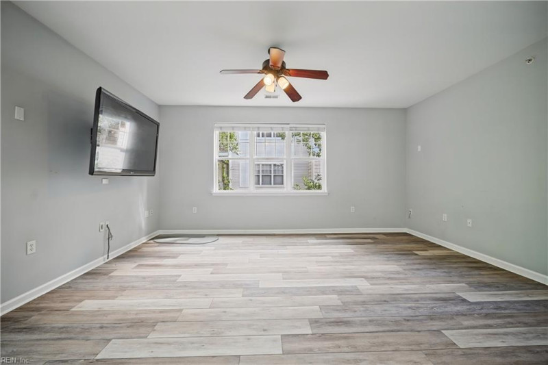 Photo 5 of 43 residential for sale in Virginia Beach virginia