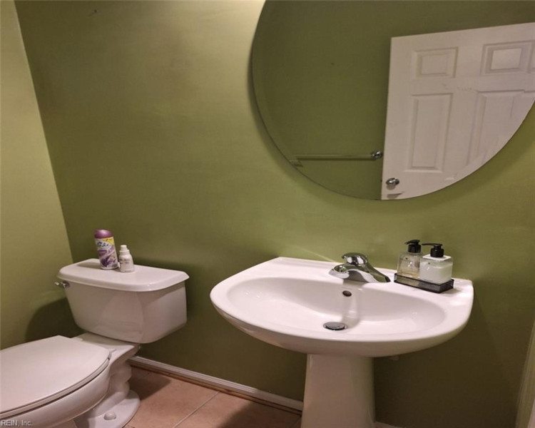 Photo 5 of 18 residential for sale in Portsmouth virginia