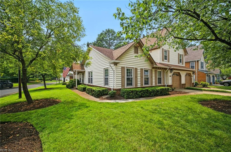 Photo 1 of 32 residential for sale in Chesapeake virginia