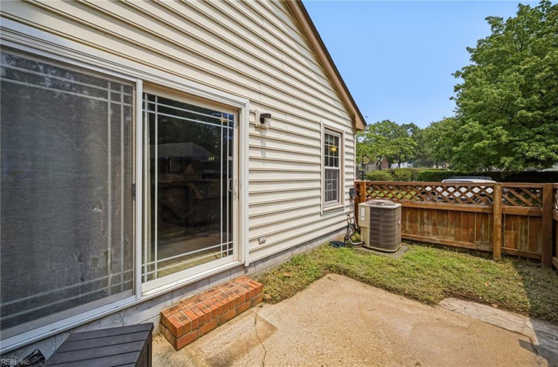 Photo 20 of 32 residential for sale in Chesapeake virginia