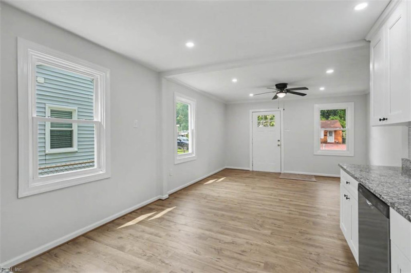 Photo 13 of 29 residential for sale in Hampton virginia