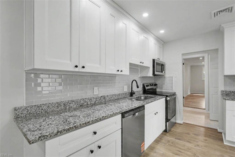 Photo 14 of 29 residential for sale in Hampton virginia