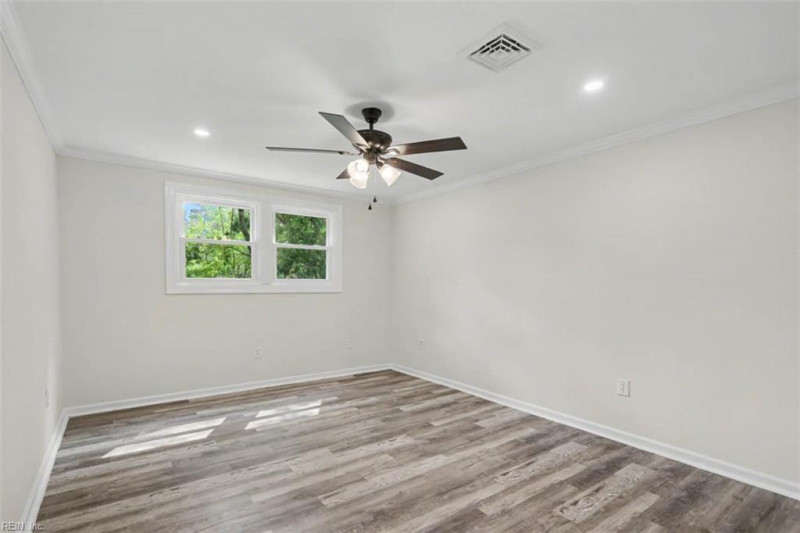 Photo 17 of 29 residential for sale in Hampton virginia