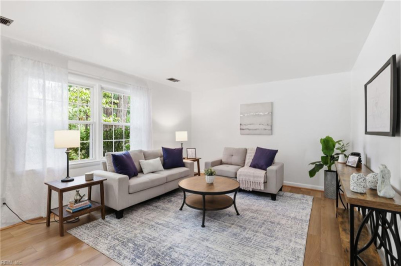 Photo 12 of 39 residential for sale in Virginia Beach virginia