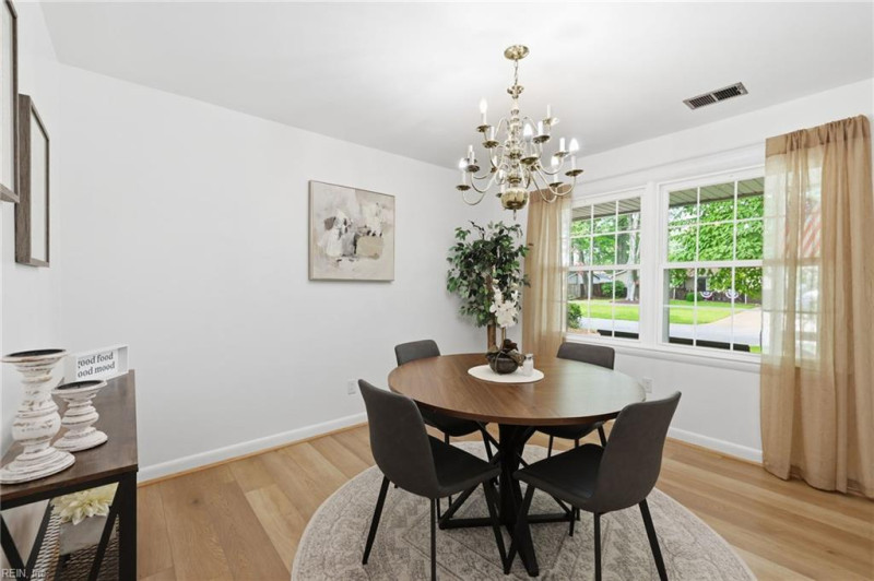 Photo 13 of 39 residential for sale in Virginia Beach virginia