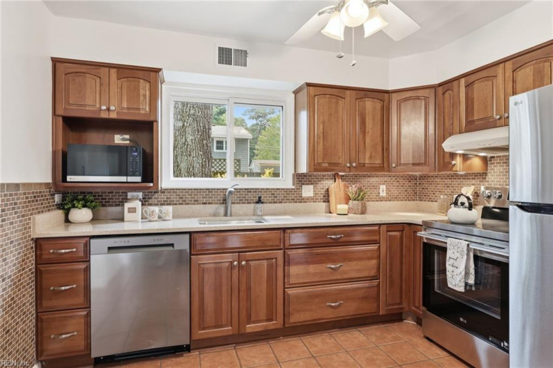 Photo 20 of 39 residential for sale in Virginia Beach virginia