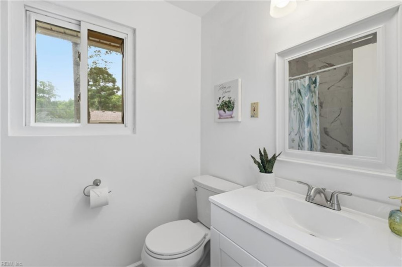 Photo 25 of 39 residential for sale in Virginia Beach virginia