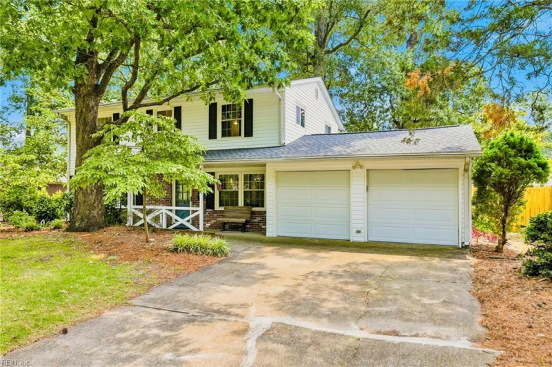 Photo 3 of 39 residential for sale in Virginia Beach virginia