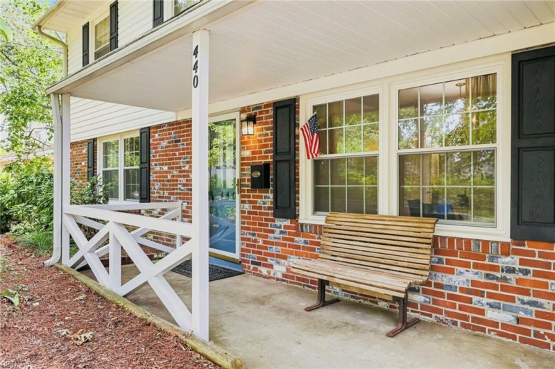 Photo 4 of 39 residential for sale in Virginia Beach virginia