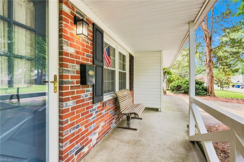 Photo 5 of 39 residential for sale in Virginia Beach virginia
