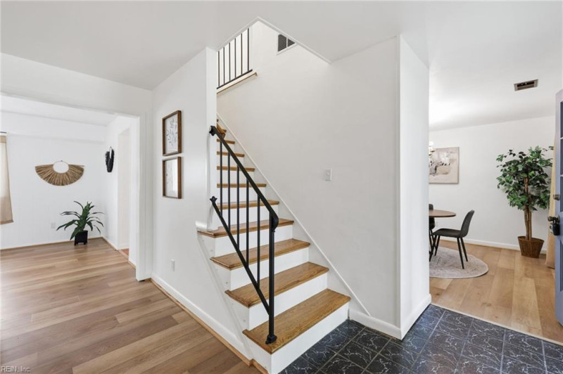Photo 7 of 39 residential for sale in Virginia Beach virginia