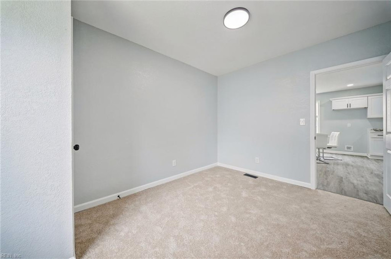 Photo 14 of 35 residential for sale in Portsmouth virginia