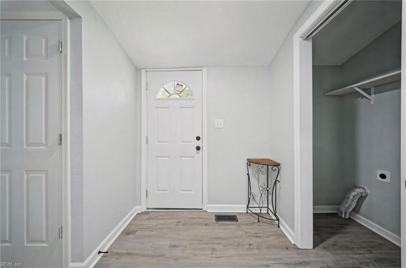 Photo 15 of 35 residential for sale in Portsmouth virginia
