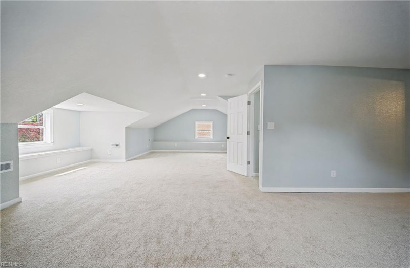 Photo 27 of 35 residential for sale in Portsmouth virginia