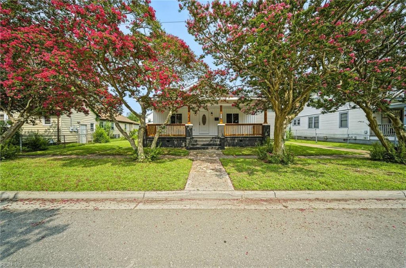 Photo 3 of 35 residential for sale in Portsmouth virginia