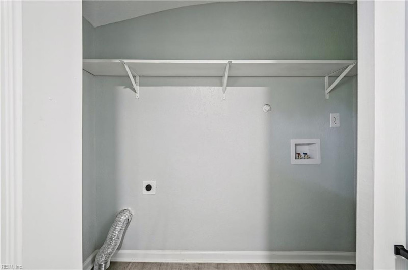 Photo 30 of 35 residential for sale in Portsmouth virginia