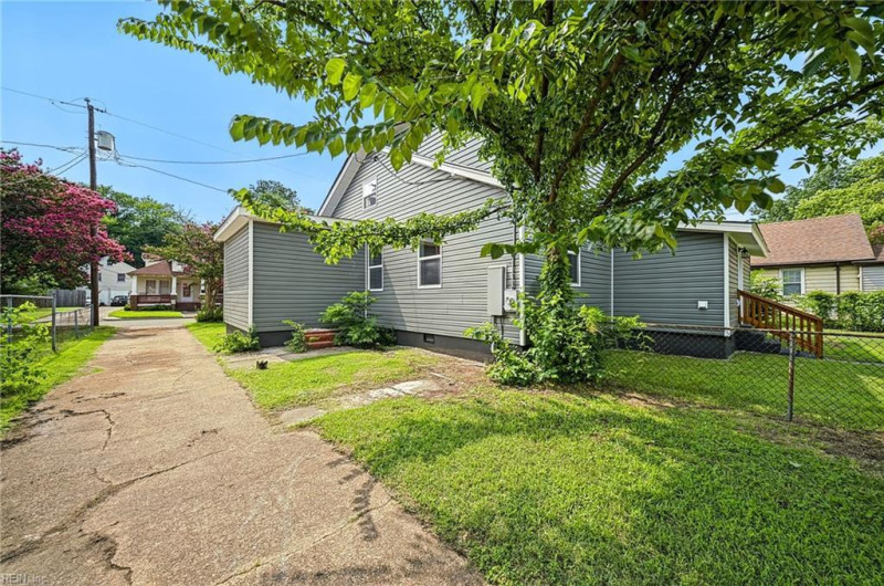 Photo 4 of 35 residential for sale in Portsmouth virginia